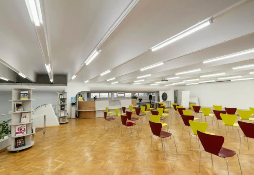 hall_img